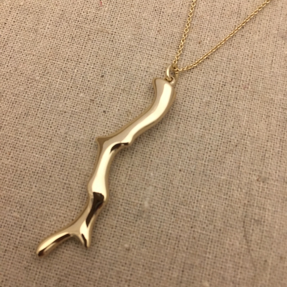 Stella & Dot Chase Coral Pendant